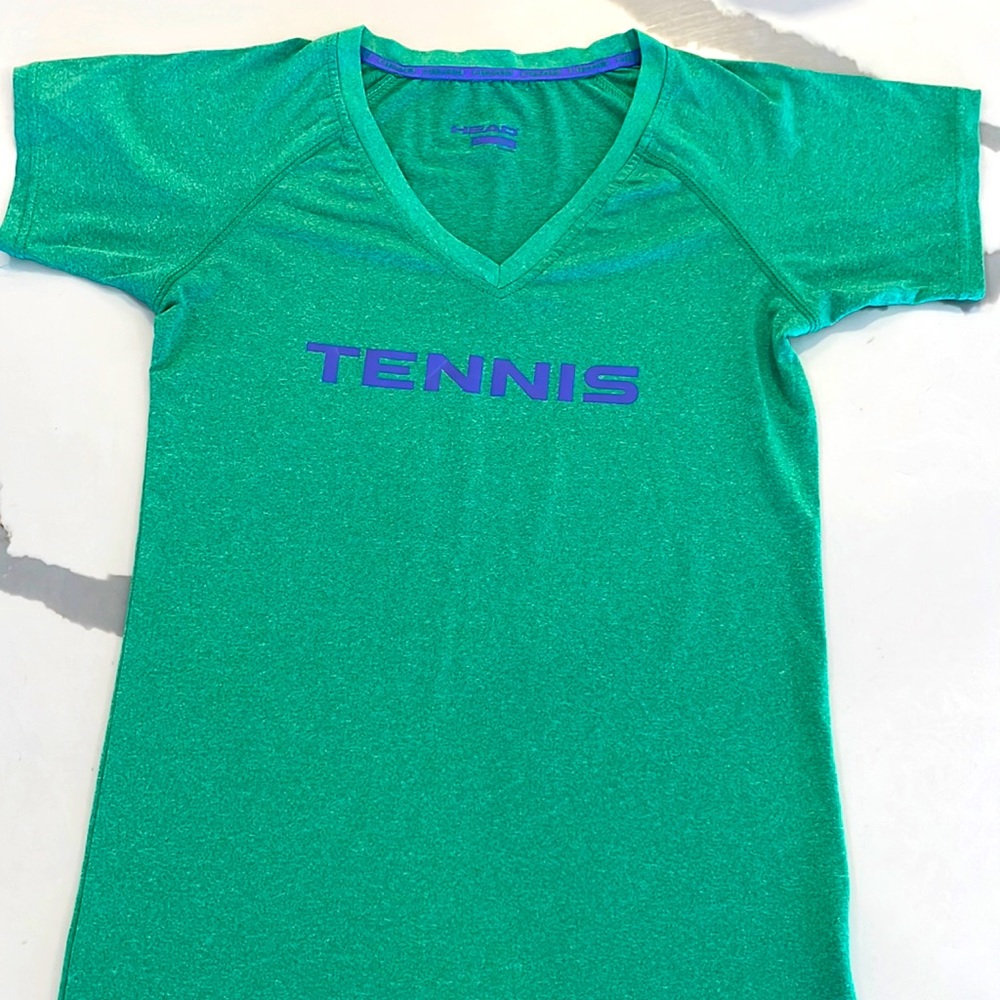 NWOT HEAD “Tennis” quick dry V-neck tee. Size small. Green with purple writing.
